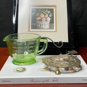 Uranium Green Depression Glass Measuring Cup